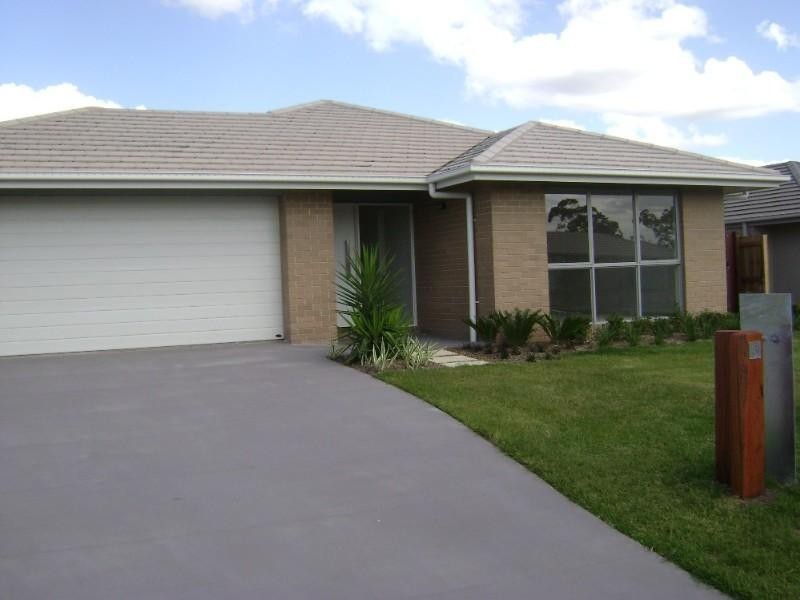 8 Silky Oak Avenue, Moggill QLD 4070