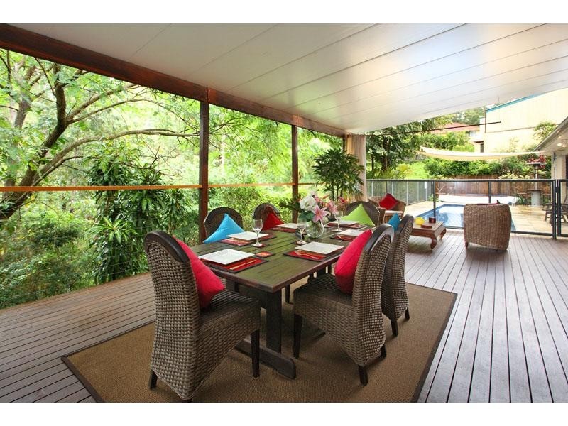 2 Carissa Pl, Chapel Hill QLD 4069