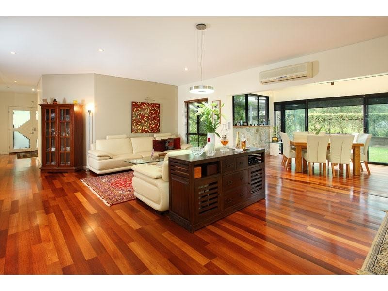 2 Carissa Pl, Chapel Hill QLD 4069