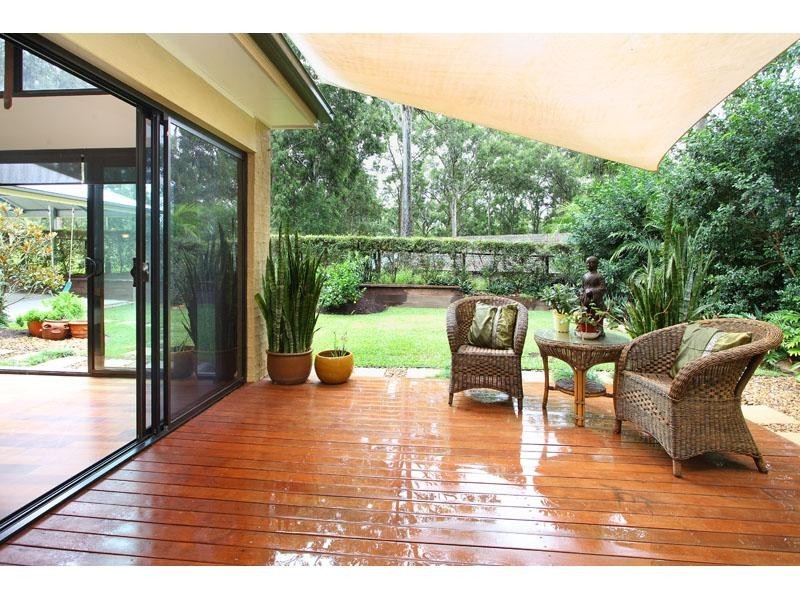 2 Carissa Pl, Chapel Hill QLD 4069