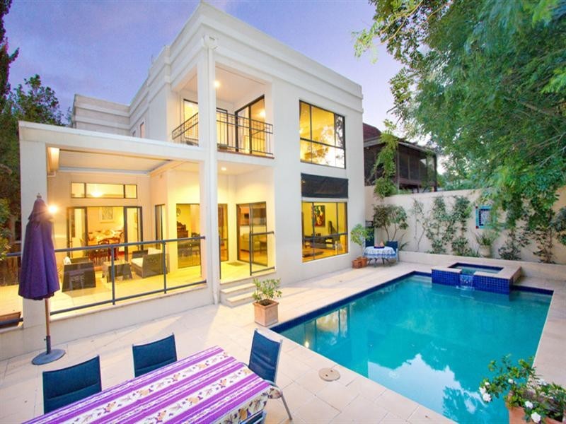 206 Hawken Drive, St Lucia QLD 4067