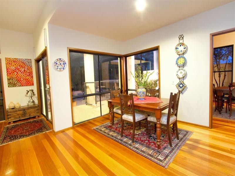 206 Hawken Drive, St Lucia QLD 4067