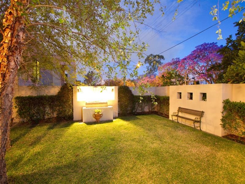 206 Hawken Drive, St Lucia QLD 4067