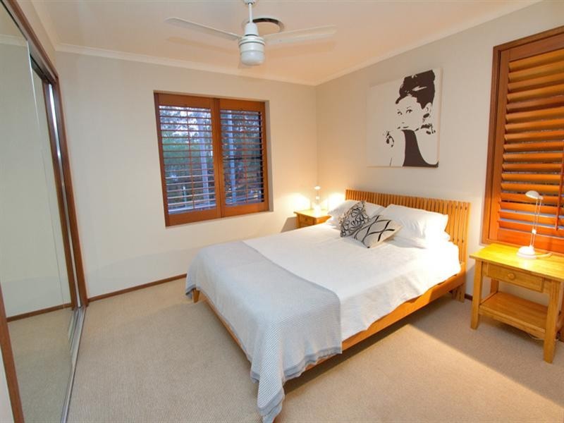 206 Hawken Drive, St Lucia QLD 4067