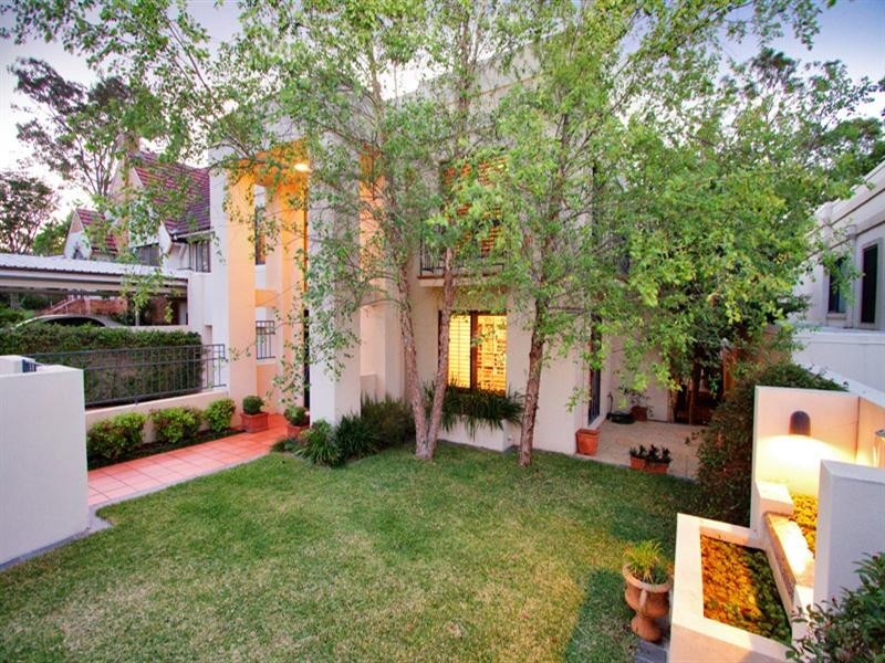 206 Hawken Drive, St Lucia QLD 4067