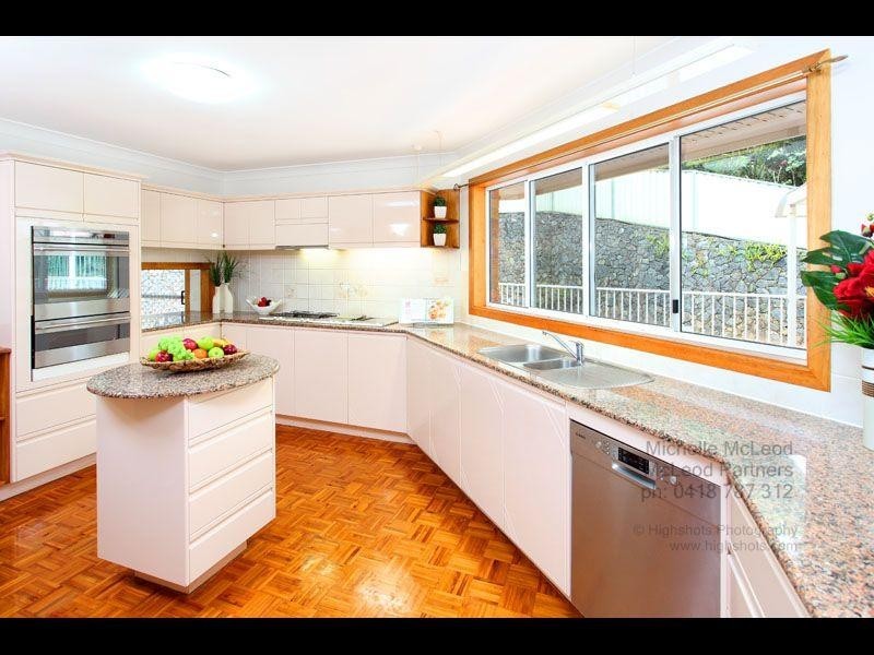 24 Ringway Place, Chapel Hill QLD 4069