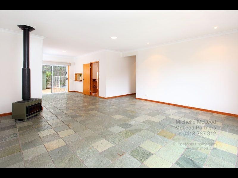 24 Ringway Place, Chapel Hill QLD 4069