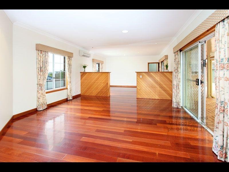 24 Ringway Place, Chapel Hill QLD 4069