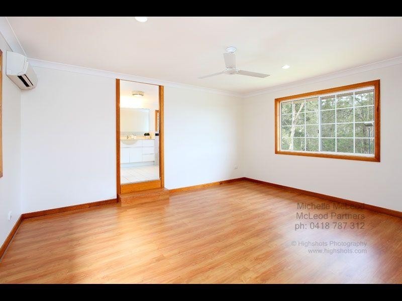 24 Ringway Place, Chapel Hill QLD 4069