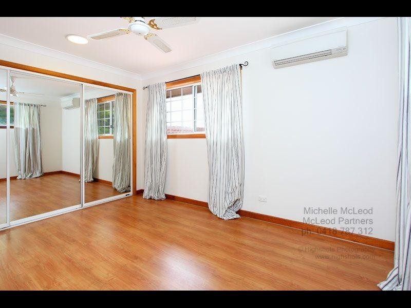24 Ringway Place, Chapel Hill QLD 4069