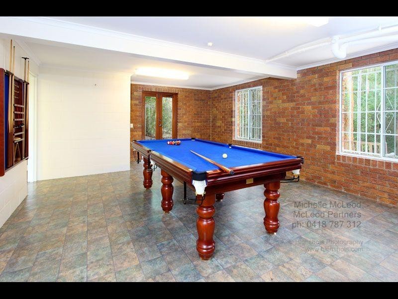 24 Ringway Place, Chapel Hill QLD 4069