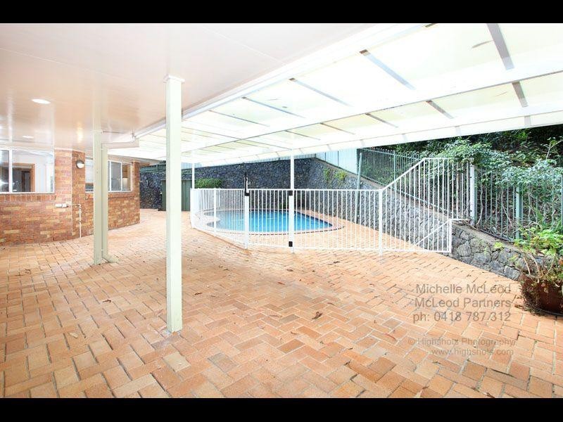 24 Ringway Place, Chapel Hill QLD 4069