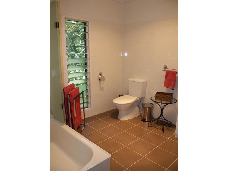 42 Boomerang Road, St Lucia QLD 4067