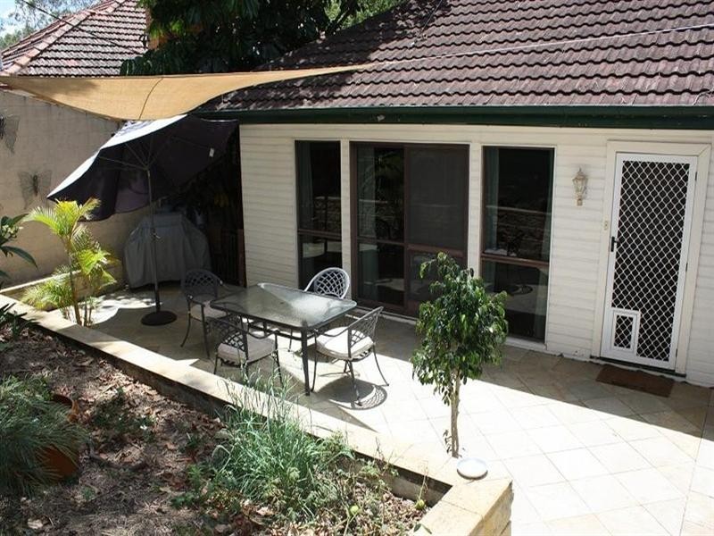 42 Boomerang Road, St Lucia QLD 4067