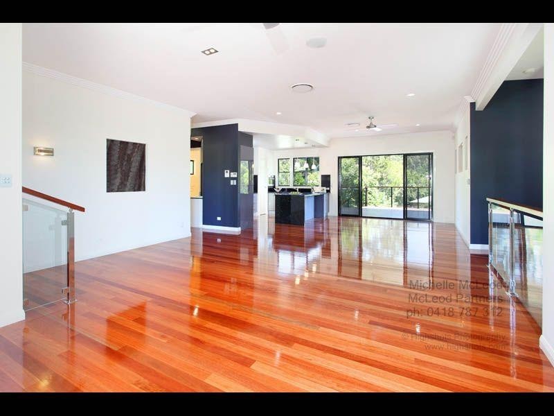 6 Sherborne Place, Chapel Hill QLD 4069