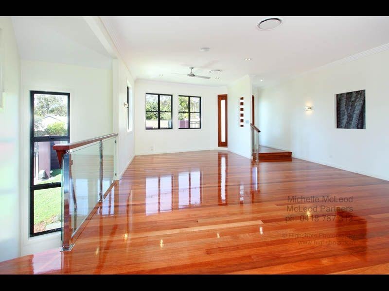 6 Sherborne Place, Chapel Hill QLD 4069