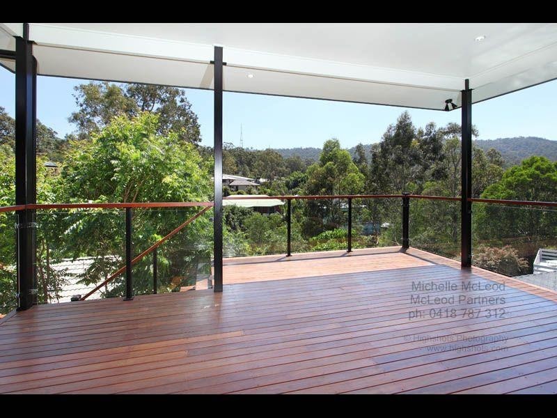 6 Sherborne Place, Chapel Hill QLD 4069