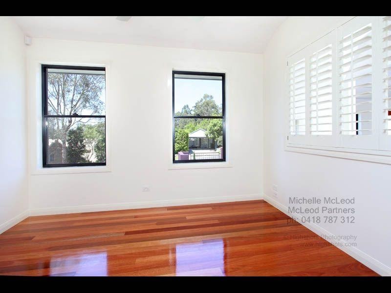 6 Sherborne Place, Chapel Hill QLD 4069