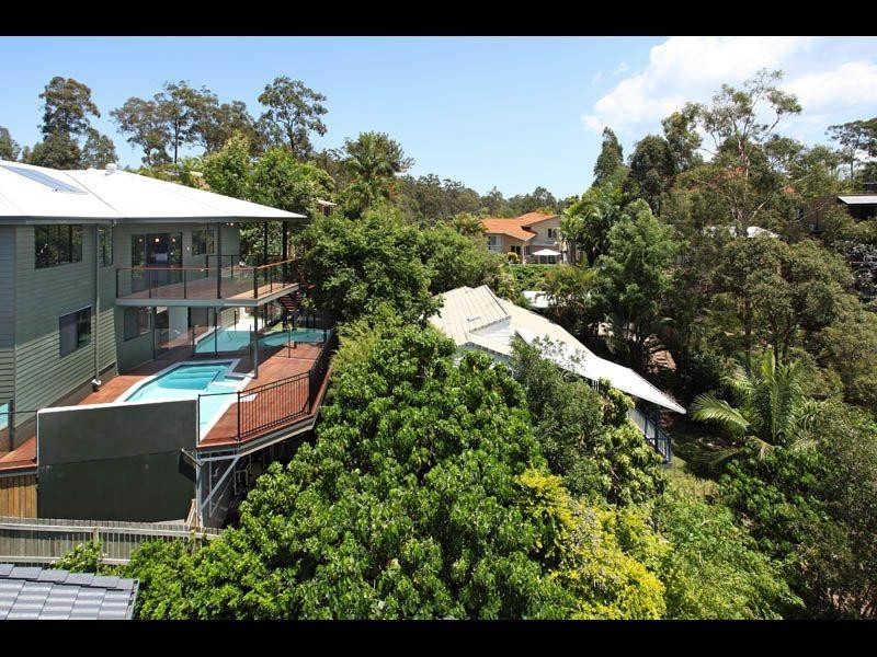 6 Sherborne Place, Chapel Hill QLD 4069