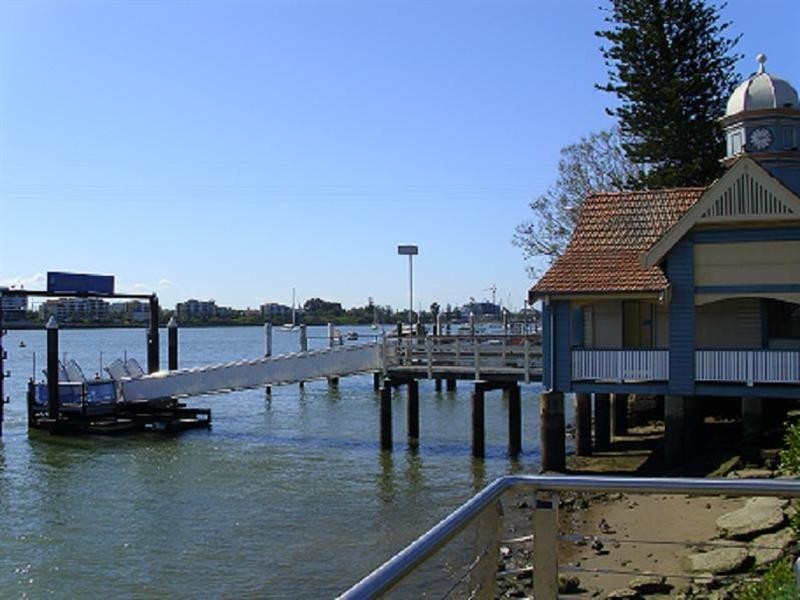 19 Pine Street, Bulimba QLD 4171