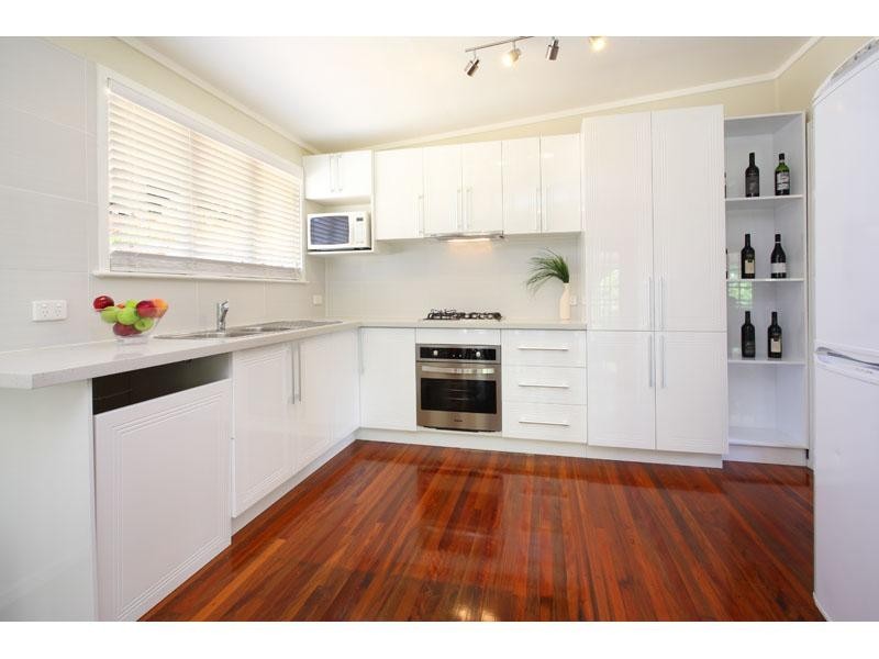 13 Kenton Street, Chapel Hill QLD 4069