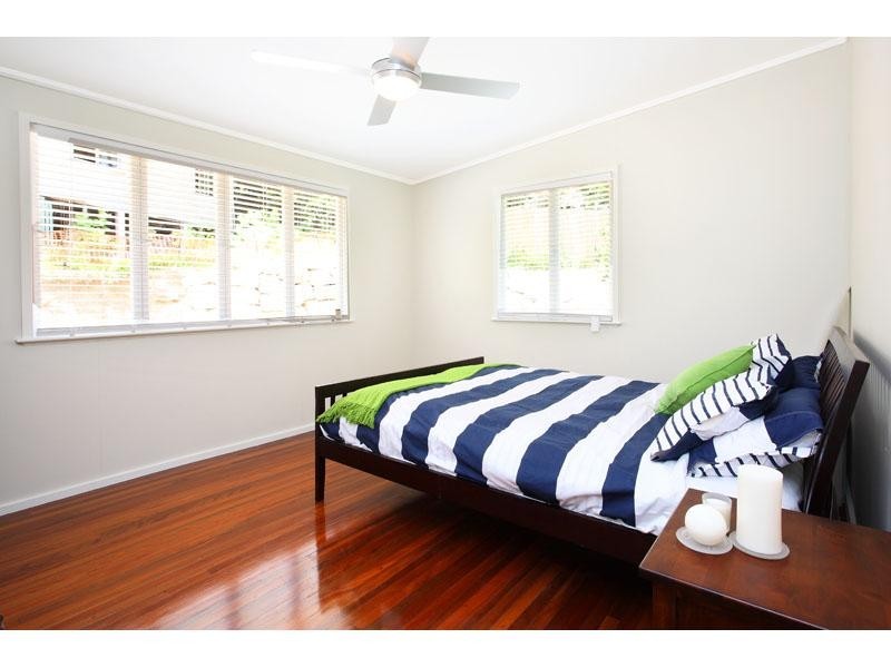 13 Kenton Street, Chapel Hill QLD 4069