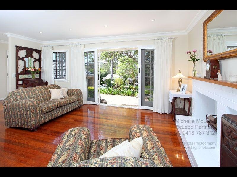 10 Mabb Street, Kenmore QLD 4069