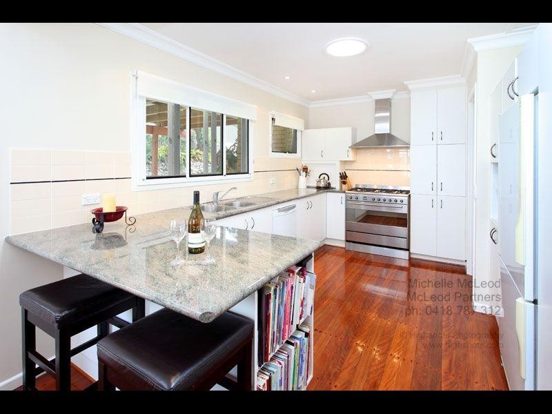 10 Mabb Street, Kenmore QLD 4069