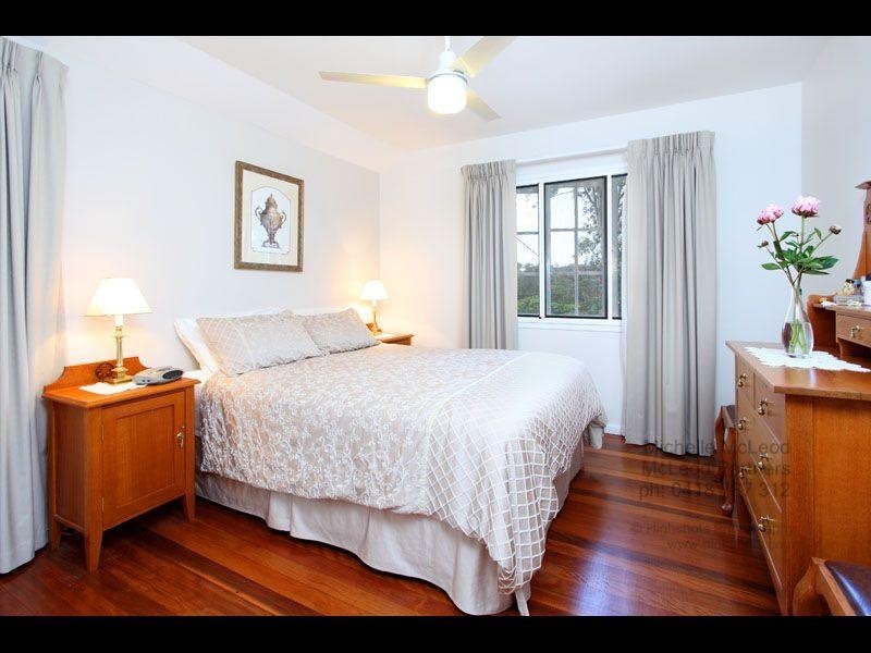 10 Mabb Street, Kenmore QLD 4069