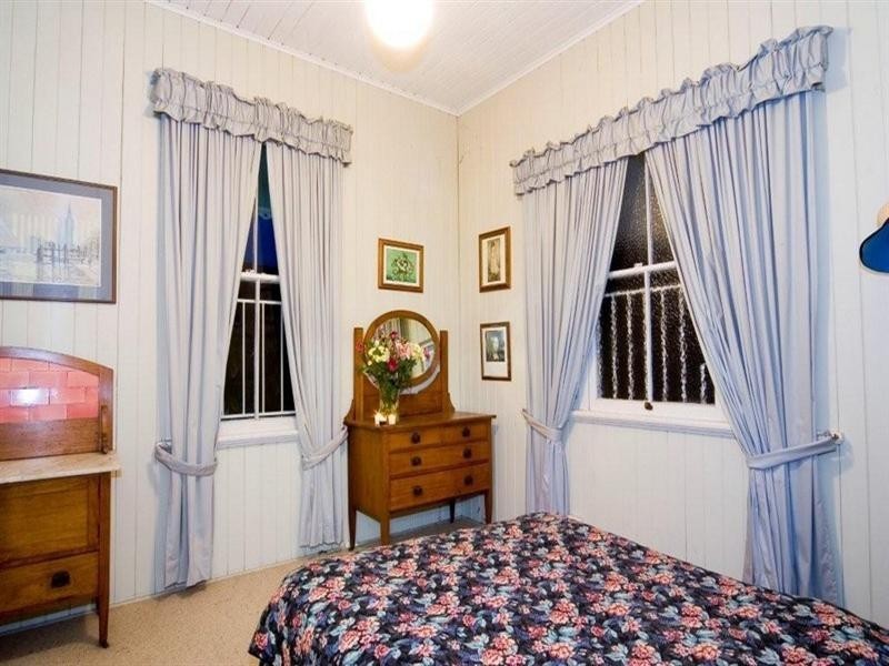 6 Rankin Street, Indooroopilly QLD 4068