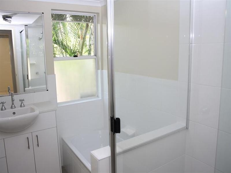 1/22 Warren Street, St Lucia QLD 4067