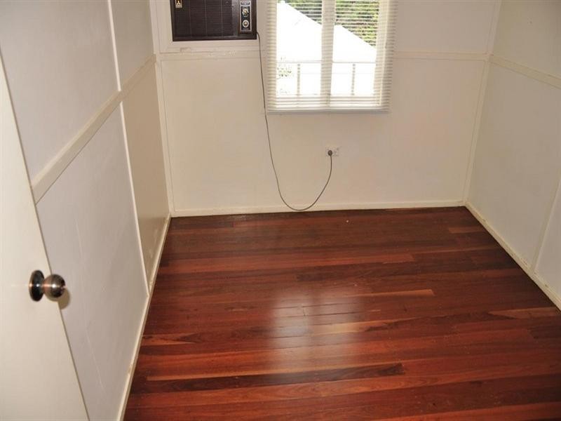 89 Ninth Avenue, St Lucia QLD 4067
