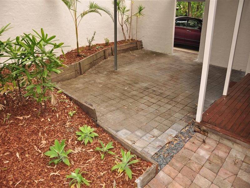 89 Ninth Avenue, St Lucia QLD 4067