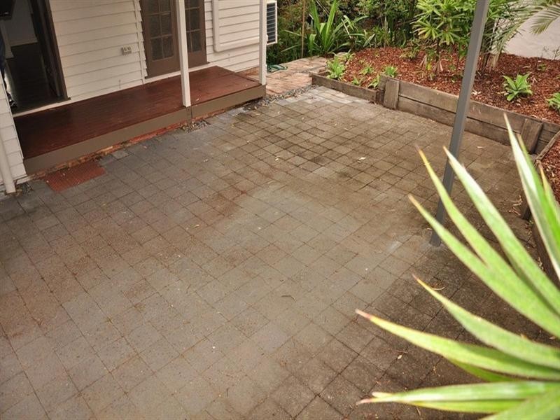 89 Ninth Avenue, St Lucia QLD 4067