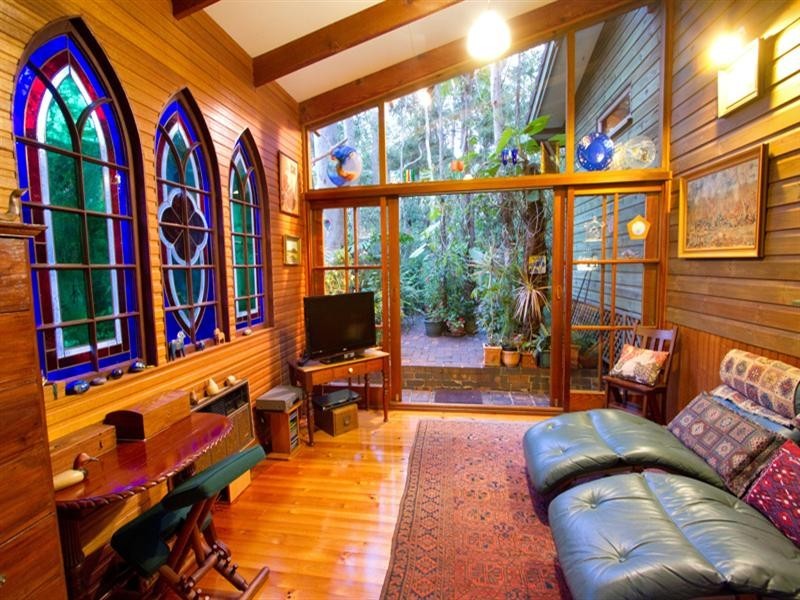 48 Twelfth Avenue, St Lucia QLD 4067