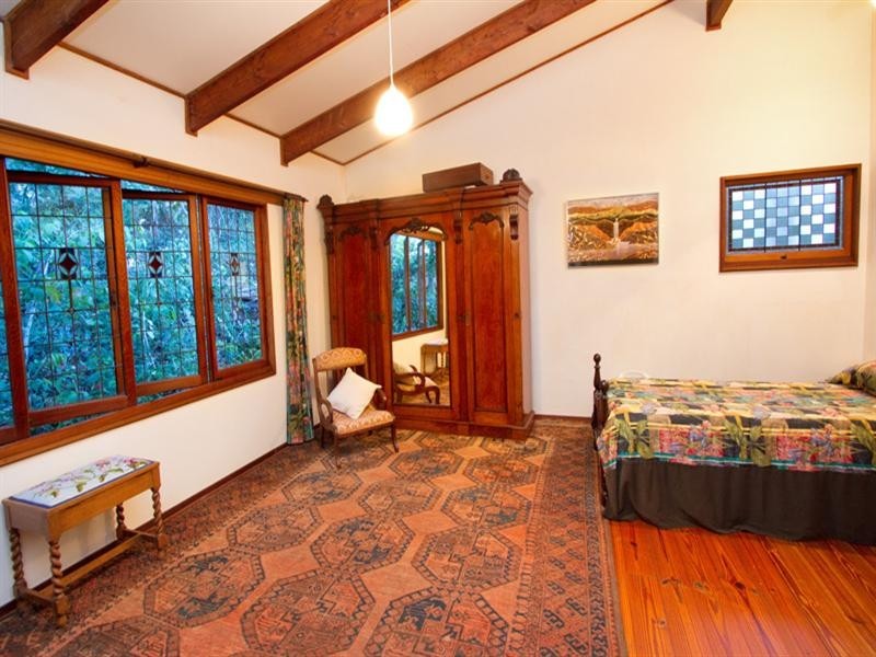 48 Twelfth Avenue, St Lucia QLD 4067