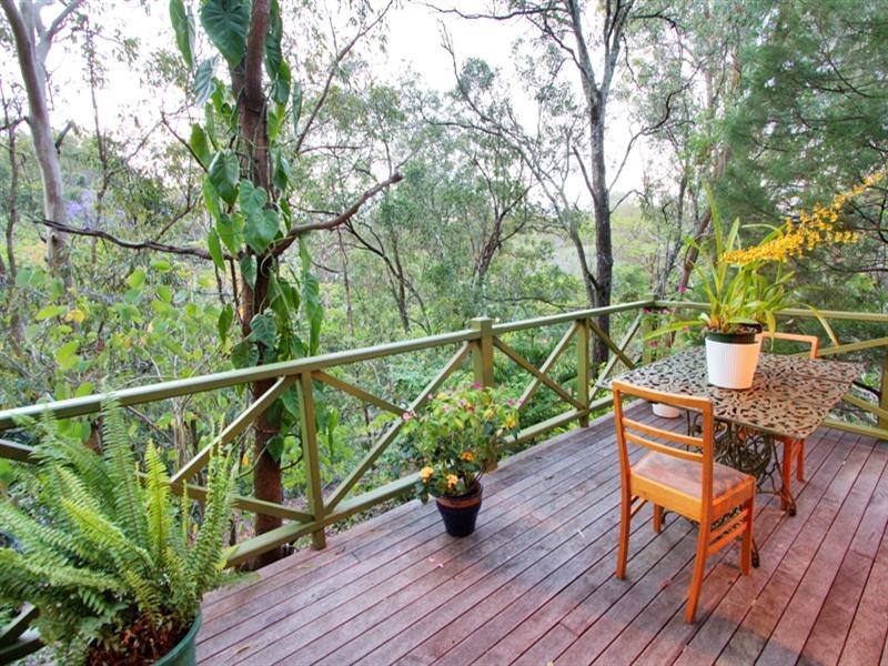 48 Twelfth Avenue, St Lucia QLD 4067