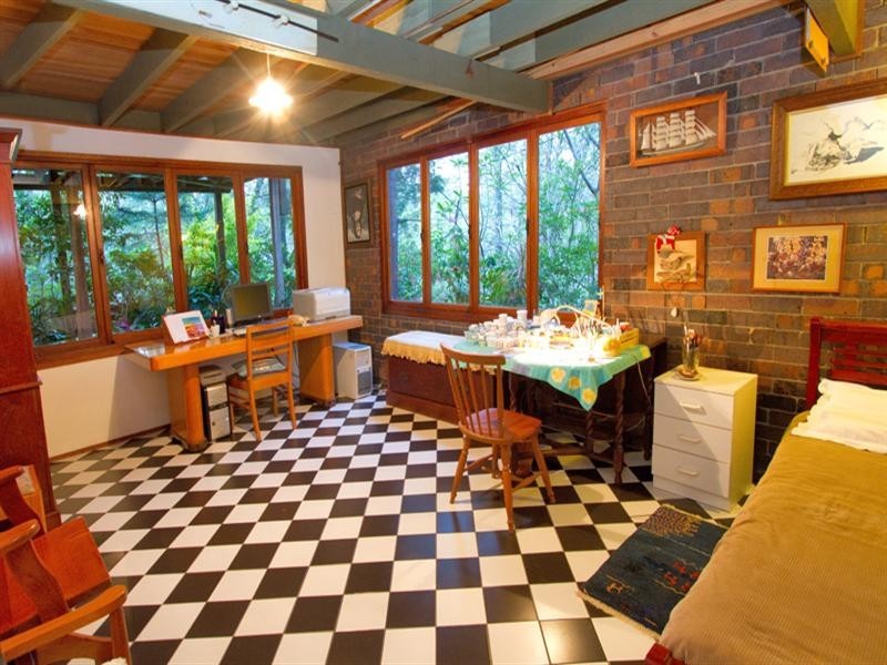 48 Twelfth Avenue, St Lucia QLD 4067