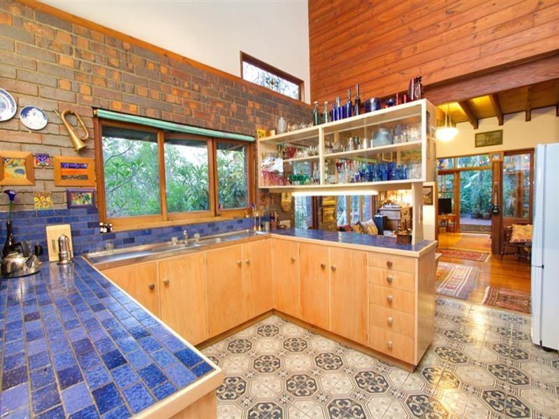 48 Twelfth Avenue, St Lucia QLD 4067