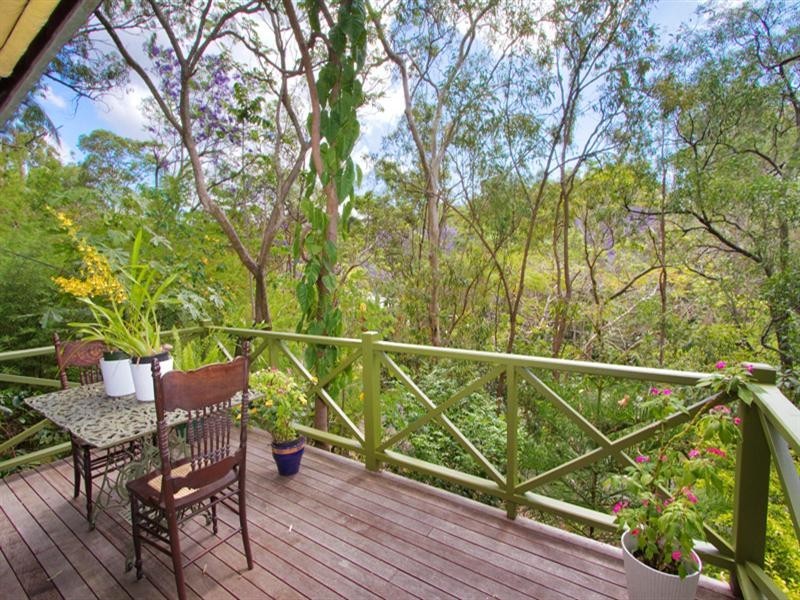 48 Twelfth Avenue, St Lucia QLD 4067