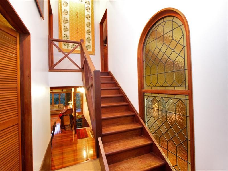 48 Twelfth Avenue, St Lucia QLD 4067