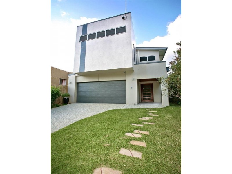 69 Lancelot Street, Tennyson QLD 4105