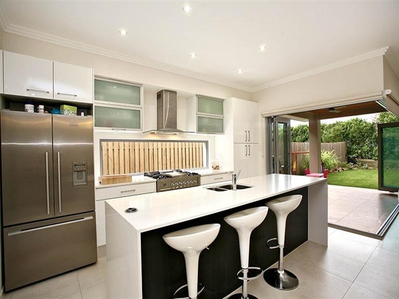 69 Lancelot Street, Tennyson QLD 4105