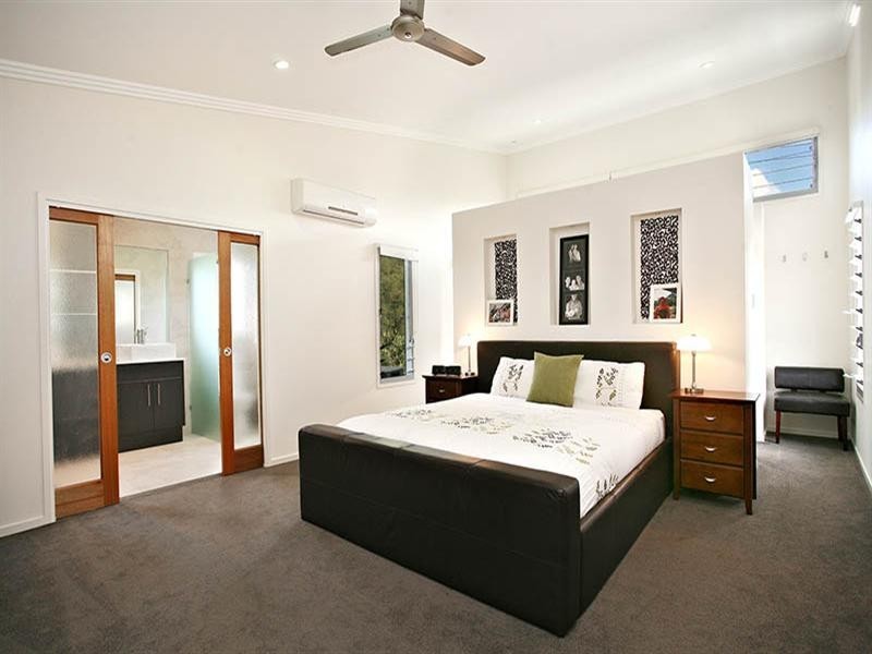 69 Lancelot Street, Tennyson QLD 4105