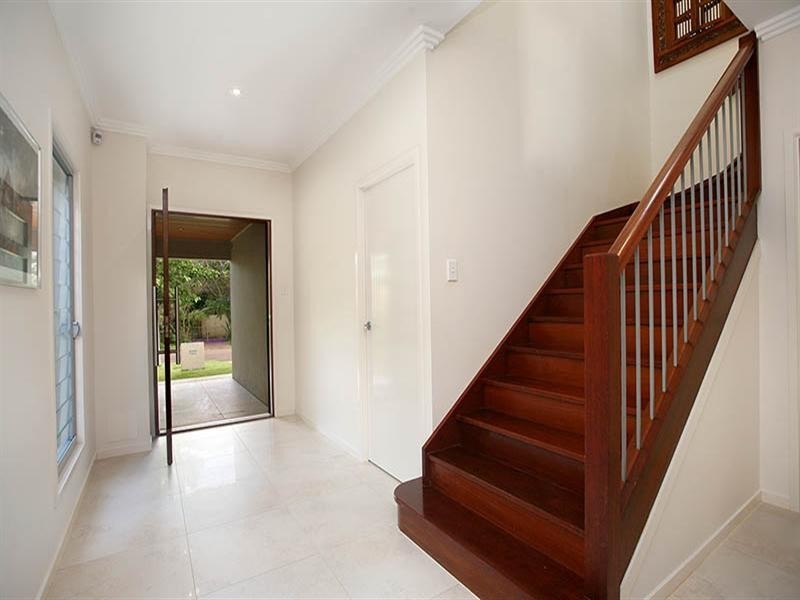 69 Lancelot Street, Tennyson QLD 4105