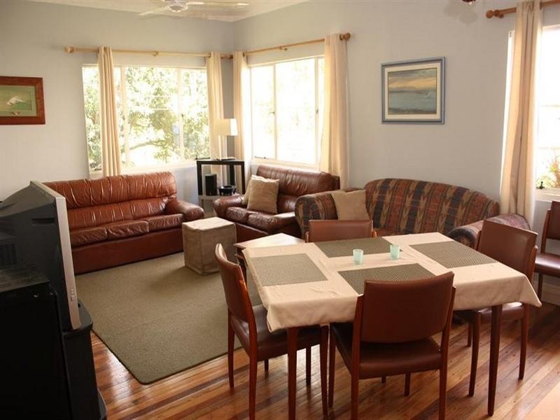 145 Hillside Terrace, St Lucia QLD 4067