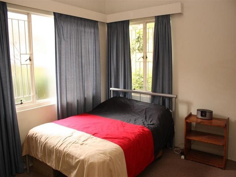 145 Hillside Terrace, St Lucia QLD 4067