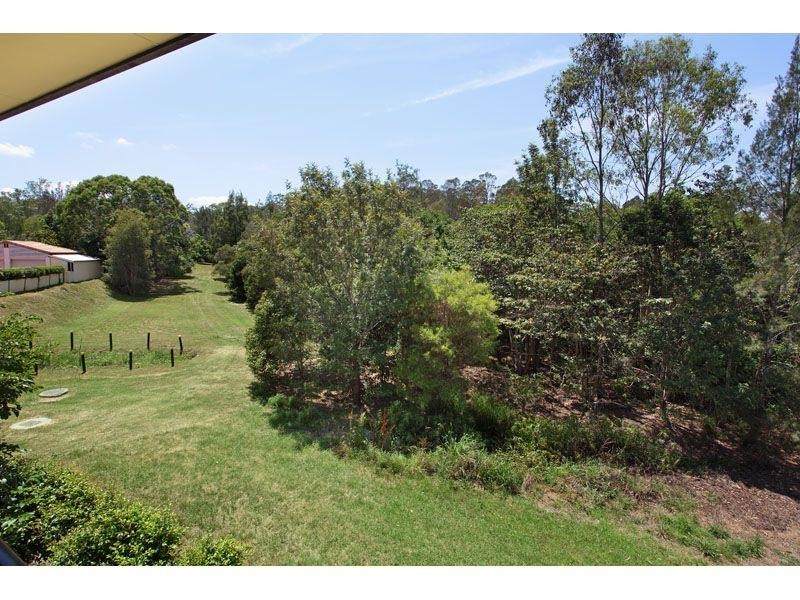 2/9 Pamela Place, Kenmore Hills QLD 4069