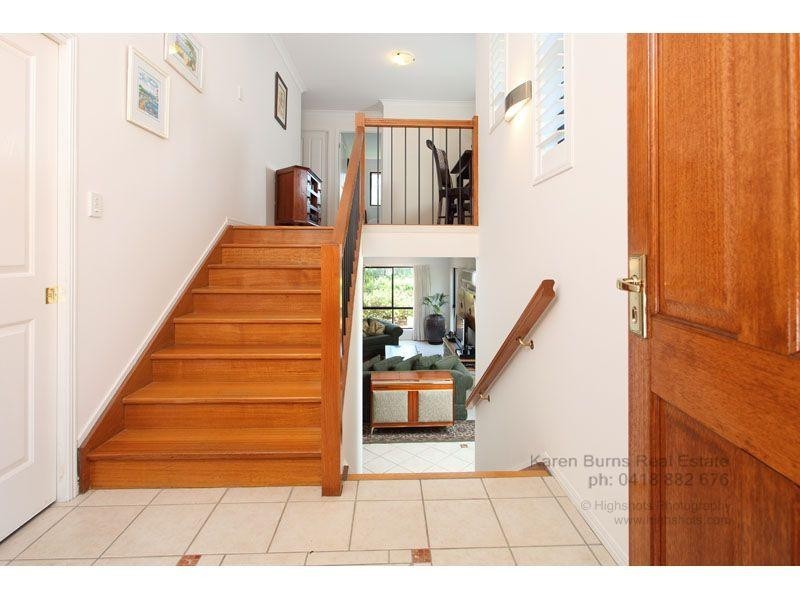 2/9 Pamela Place, Kenmore Hills QLD 4069