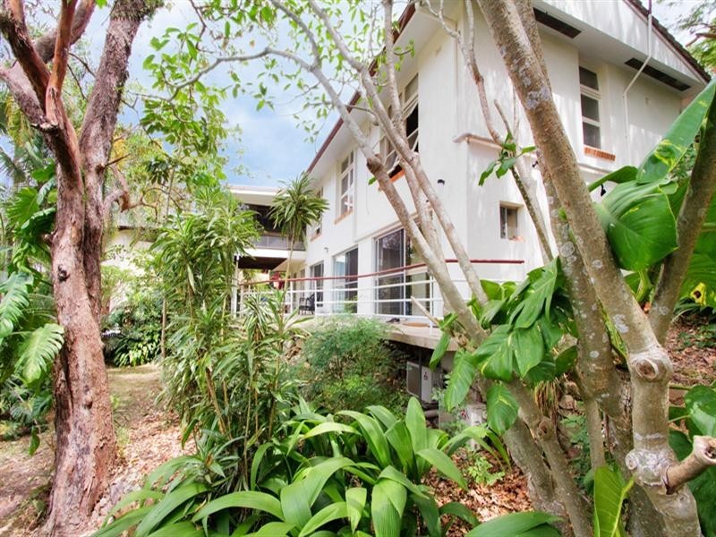 12 Tarcoola Street, St Lucia QLD 4067